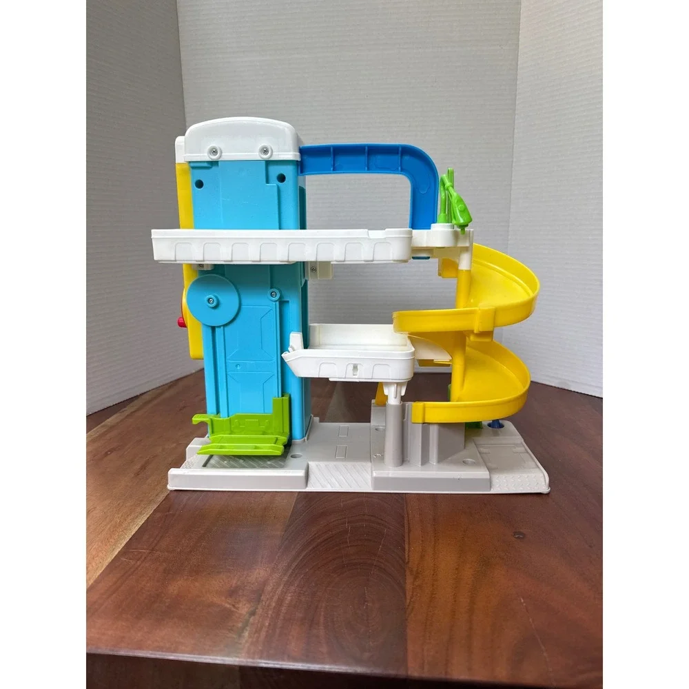 Fisher Price Little People Helpful Neighbors Garage Playset Blue Yellow GFT80